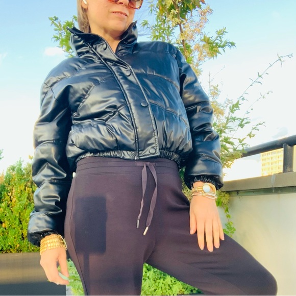 Zara Black Patent Vegan Leather Crop Puffer - Picture 13 of 16